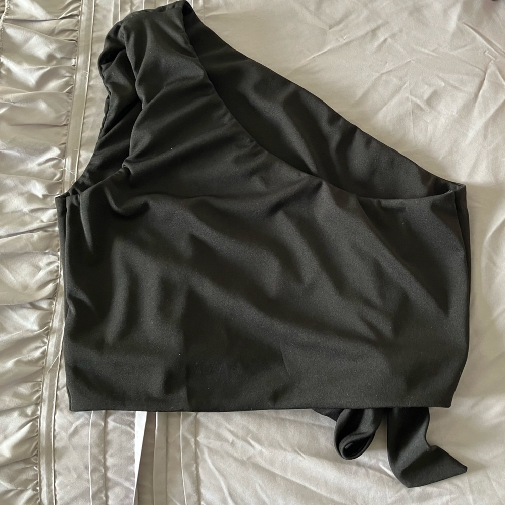 One-Shoulder Black Top
